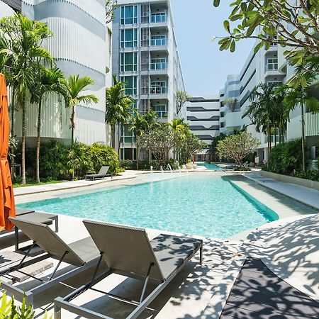 Favstay - The Base Downtown Phuket Buitenkant foto