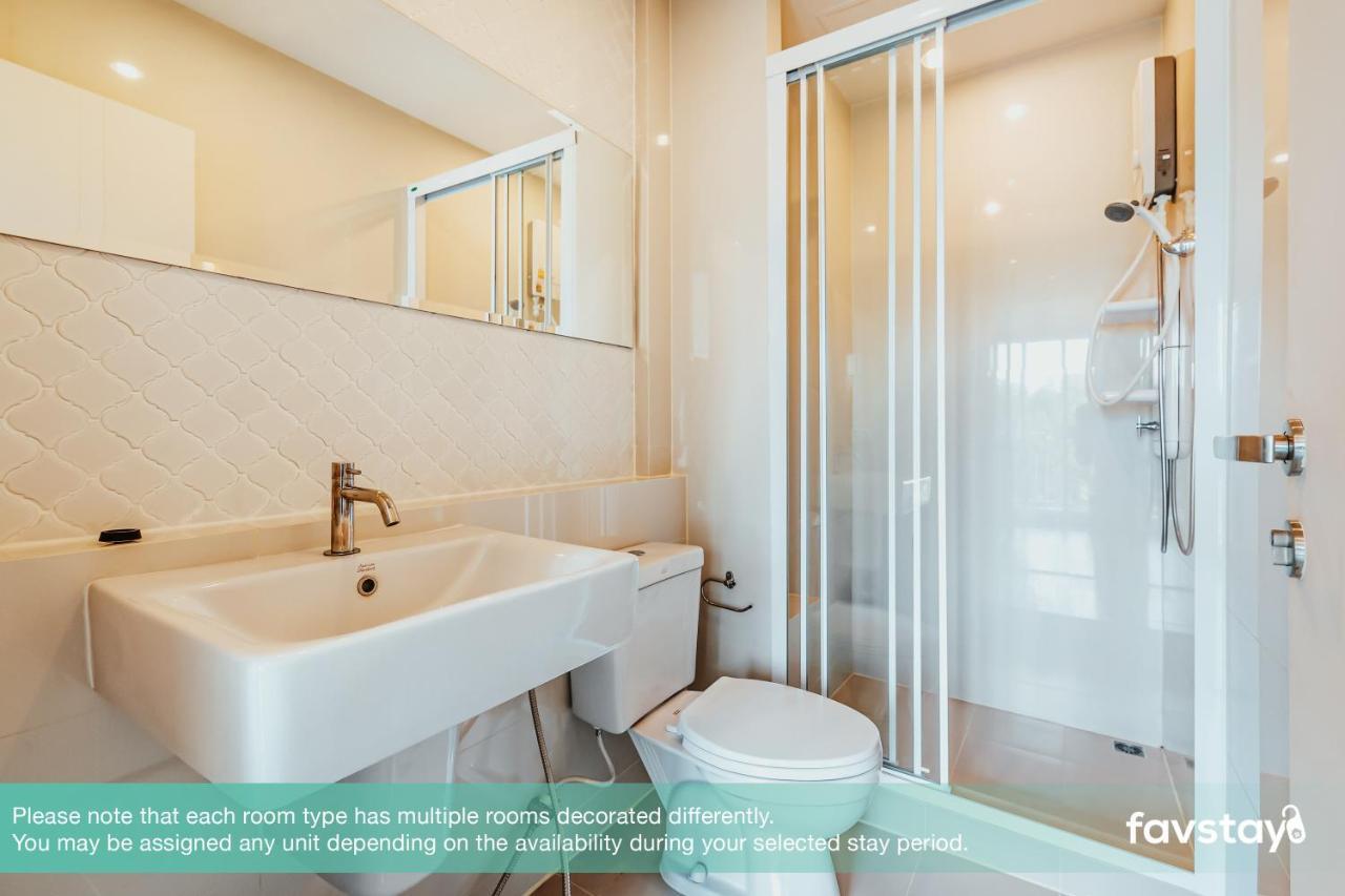 Favstay - The Base Downtown Phuket Buitenkant foto